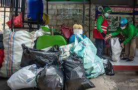 Buang Sampah Berukuran Besar, Pemprov DKI Jakarta Siapkan Layanan Gratis. dok. Tempo. Buang Sampah Berukuran Besar, Pemprov DKI Jakarta Siapkan Layanan Gratis