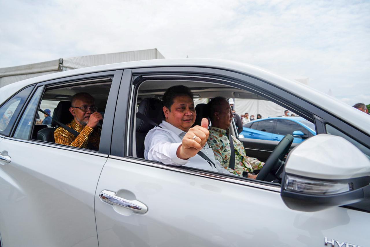 Rasio Roda 4 Masih Rendah, Airlangga Yakin Industri Otomotif Masih Bakal Tumbuh