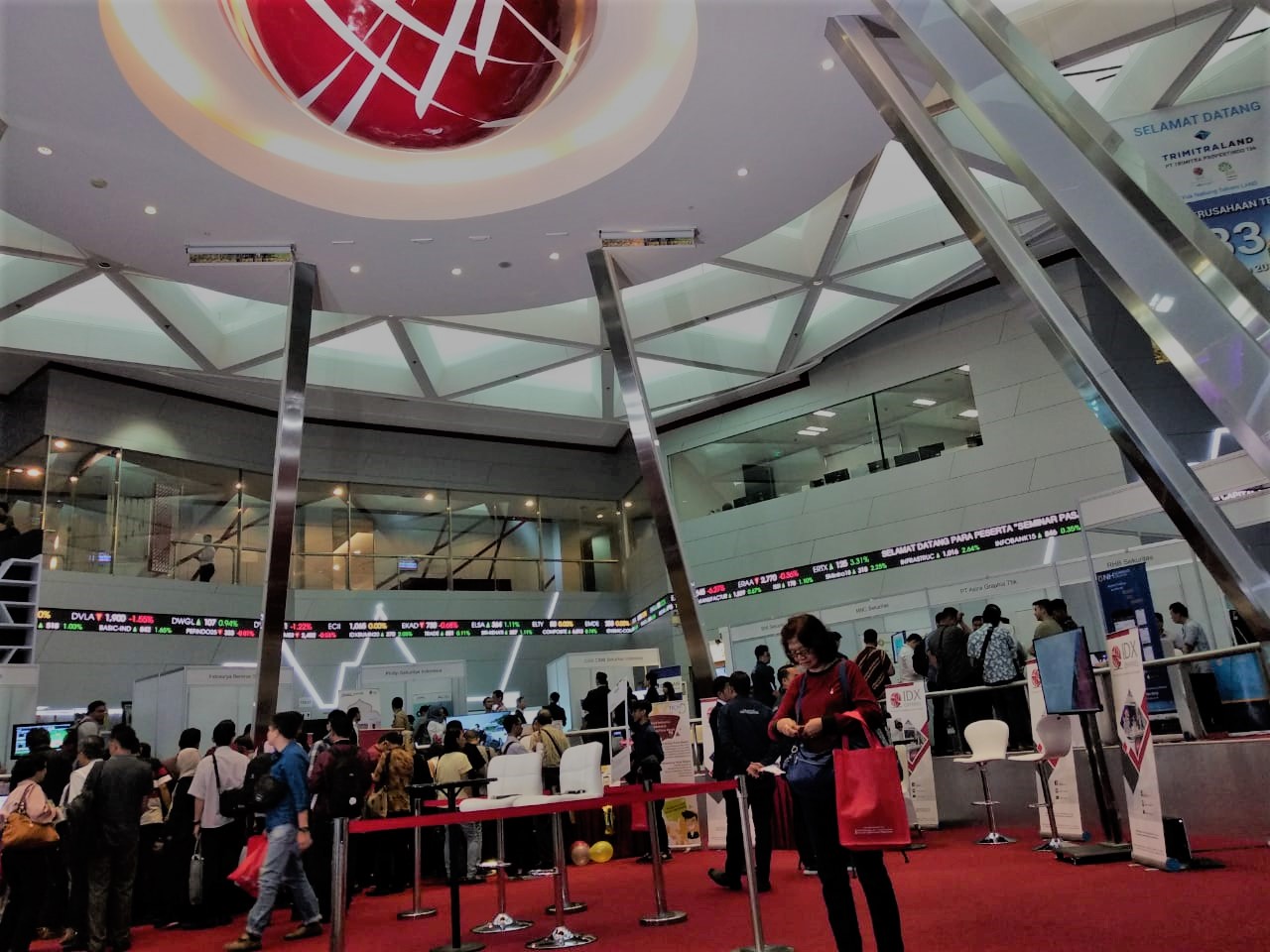 Bursa Efek Indonesia. dok. EmitenNews. Enam dari 11 Indeks Sektoral Menguat, IHSG Berhasil Menutup Pekan Ini di Zona Hijau