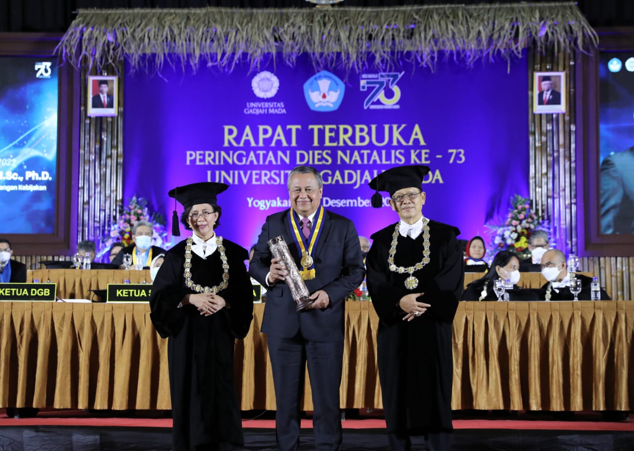 Sukses Jaga Ketahanan Ekonomi, Gubernur BI Dapat Anugerah Hamengku Buwono IX dari UGM