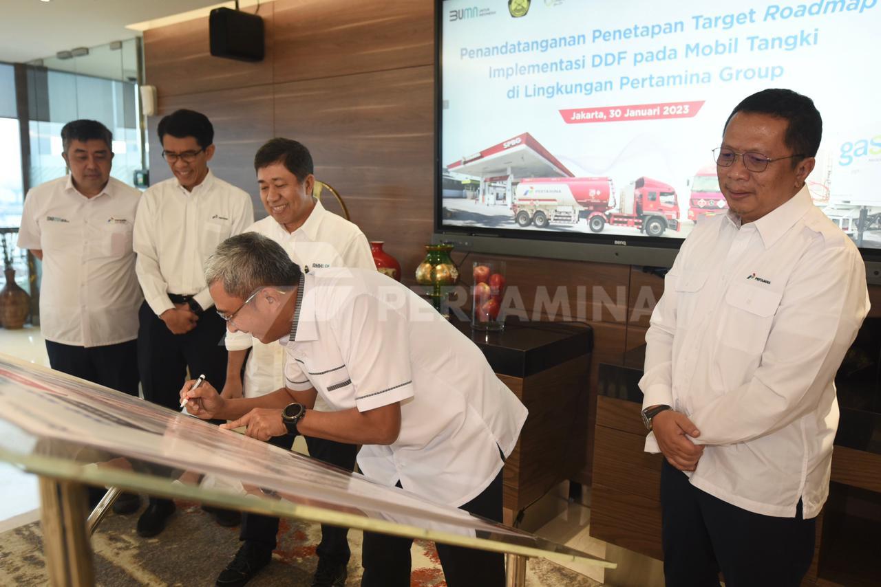 Pertamina Target Implementasikan 300 Mobil Tangki Diesel Dual Fuel di 2025