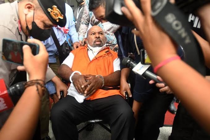 Tolak Cek Kesehatan di RSPAD Jakarta, Lukas Enembe Bersikeras Berobat ke Singapura