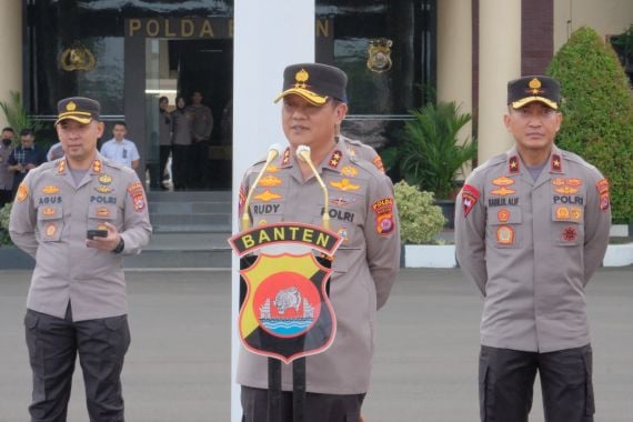 Apresiasi Untuk Personel, Kapolda Banten Bagikan Hadiah Sepeda Motor dan Tiket Umrah