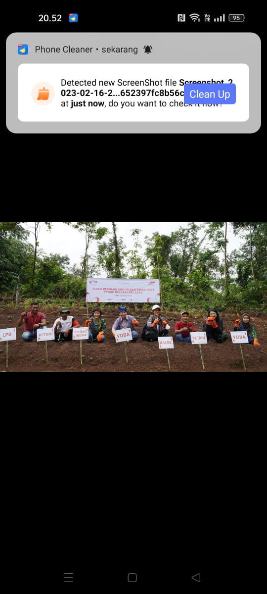Penanaman perdana jahe merah di Desa Cikarang, Kecamatan Muncang, Lebak, Banten, Kamis (16/2/2023) oleh Ketua Pengurus Yayasan Dharma Bhakti Astra (YDBA), Sigit P. Kumala (keempat kiri); Sekretaris Pengurus YDBA, Ida R. M. Sigalingging (kedua kanan); Presiden Direktur PT Bintang Toedjoe, Fanny Kurniati (ketiga kiri). Lalu, Chairwoman Yayasan Khouw Kalbe, Bernadette Ruth Irawati Setiady (keempat kanan); Head of Business Unit BINA PT Bintang Toedjoe, Sari Pramadiyanti (kanan), Koordinator Lembaga Pengembangan Bisnis (LPB) YDBA di Lebak, Banten, Dani Kurnia (kanan) dan perwakilan petani binaan YDBA. Penanaman Jahe Merah di Lebak Banten, Kolaborasi Astra melalui YDBA & PT Bintang Toedjoe