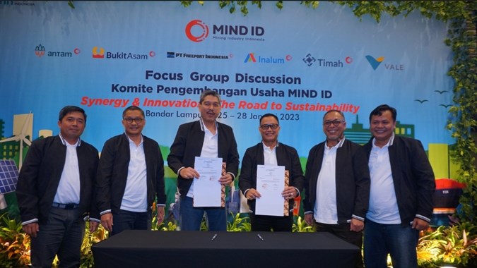 Timah (TINS) dan Bukit Asam (PTBA) Jajaki Pengembangan PLTS