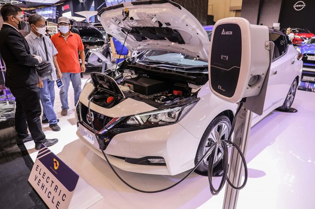 Ada Insentif Pajak, Ditargetkan 35.862 Mobil dan 138 Bus Listrik Terjual di 2023