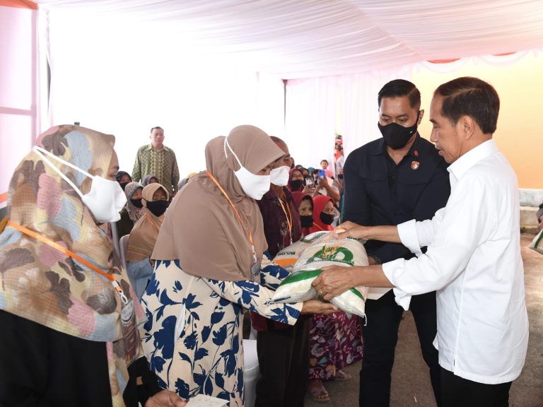 Cadangan Beras Diluncurkan, 21,3 Juta Keluarga Akan Dapat 10 Kg per Bulan