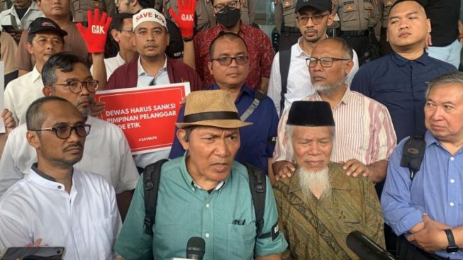 Firli Bahuri Kokoh Betul, Saut Situmorang dkk Malah yang Dimarahi Dewas KPK