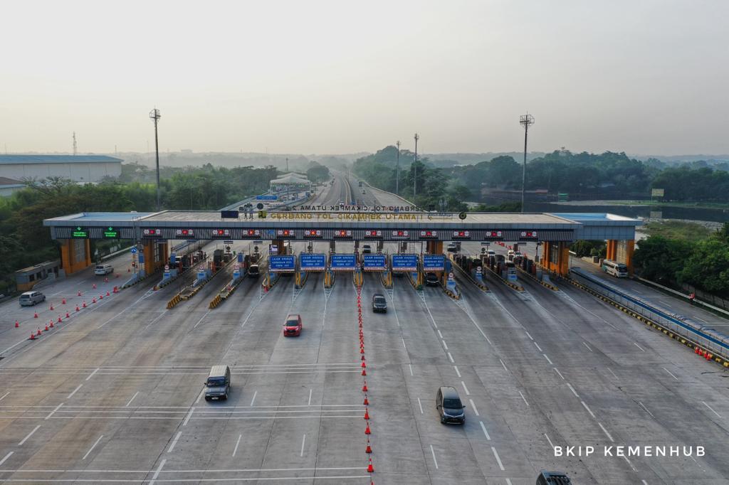 Lebih dari Separuh Kendaraan Mudik via Tol Trans Jawa Belum Balik