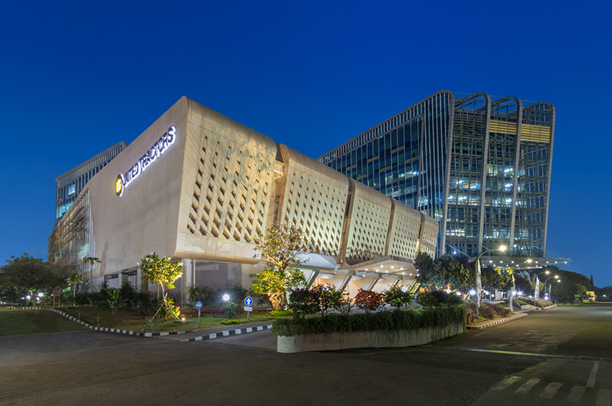United Tractors (UNTR) Perbesar Kepemilikan di Telen Orbit Prima (TOP)