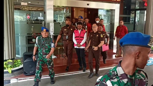 Kasus Korupsi Proyek BTS, Menkominfo Johnny Plate Ditahan Kejagung!