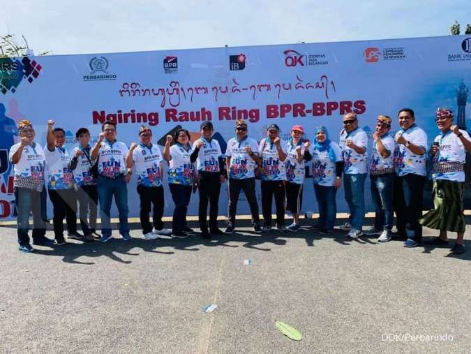 Launching Bank Perekonomian Rakyat, Perbarindo Gelar ‘Fun Walk’ Serentak di Indonesia
