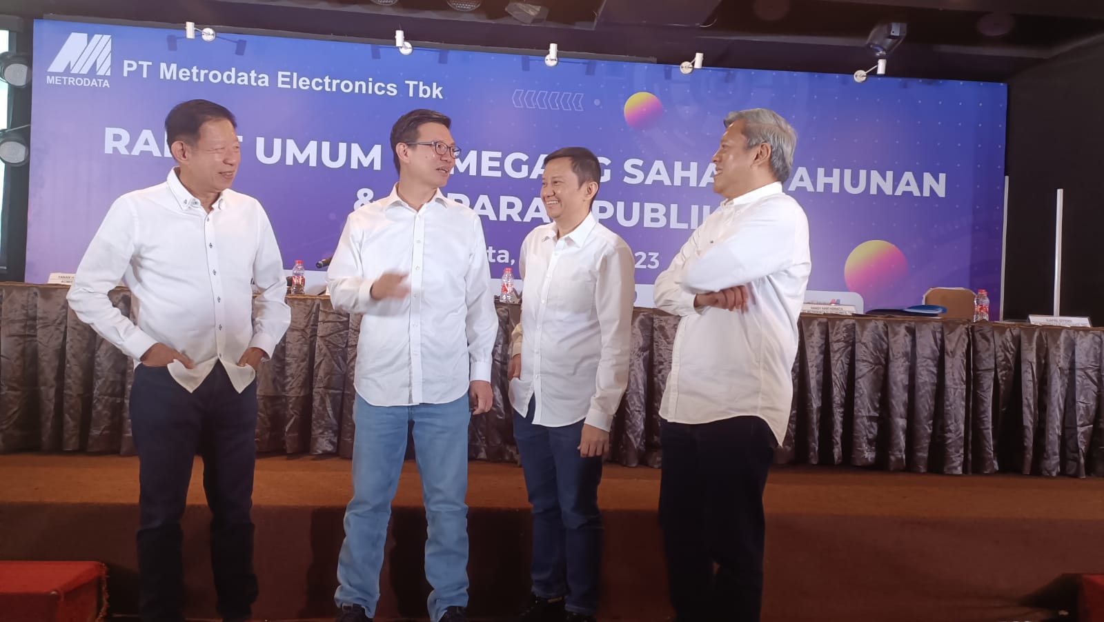Para Pemegang Saham PT Metrodata Electronics Tbk (MTDL) menyetujui pembagian dividen sebesar Rp178,01 miliar, dividen tertinggi sepanjang sejarah Perseroan. Keputusan itu diambil dalam Rapat Umum Pemegang Saham Tahunan (RUPST) yang digelar di Jakarta pada hari Selasa (30/5/2023). dok. Metrodata. RUPST Metrodata Electronics (MTDL) Setujui Pembagian Dividen Rp178 Miliar