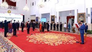 Presiden Lantik 12 Dubes Untuk Negara Sahabat, Dua di Antaranya Wartawan Senior