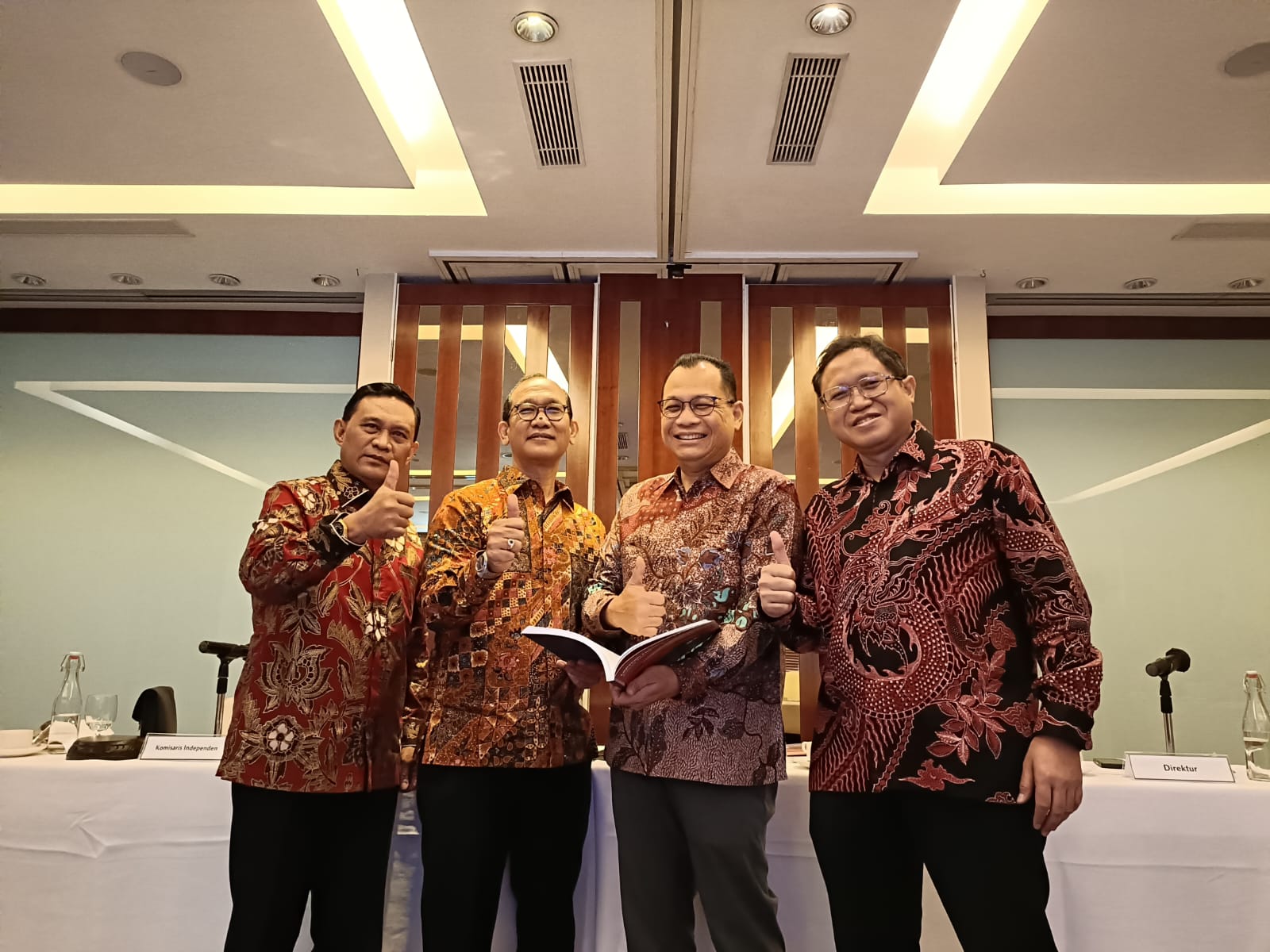 Kiri-kanan 1. Komisaris Independen: A. Ibrahim Saleh 2. Direktur : Yusak Lumba Pardede 3. Direktur Utama: Harry Kesuma Tanoto 4. Direktur : Robby Irfan Rafianto. dok. CITA. ist. Raih Laba Rp744,82 Miliar, CITA Terus Bertahan Meski Kinerja Terhambat Larangan Ekspor