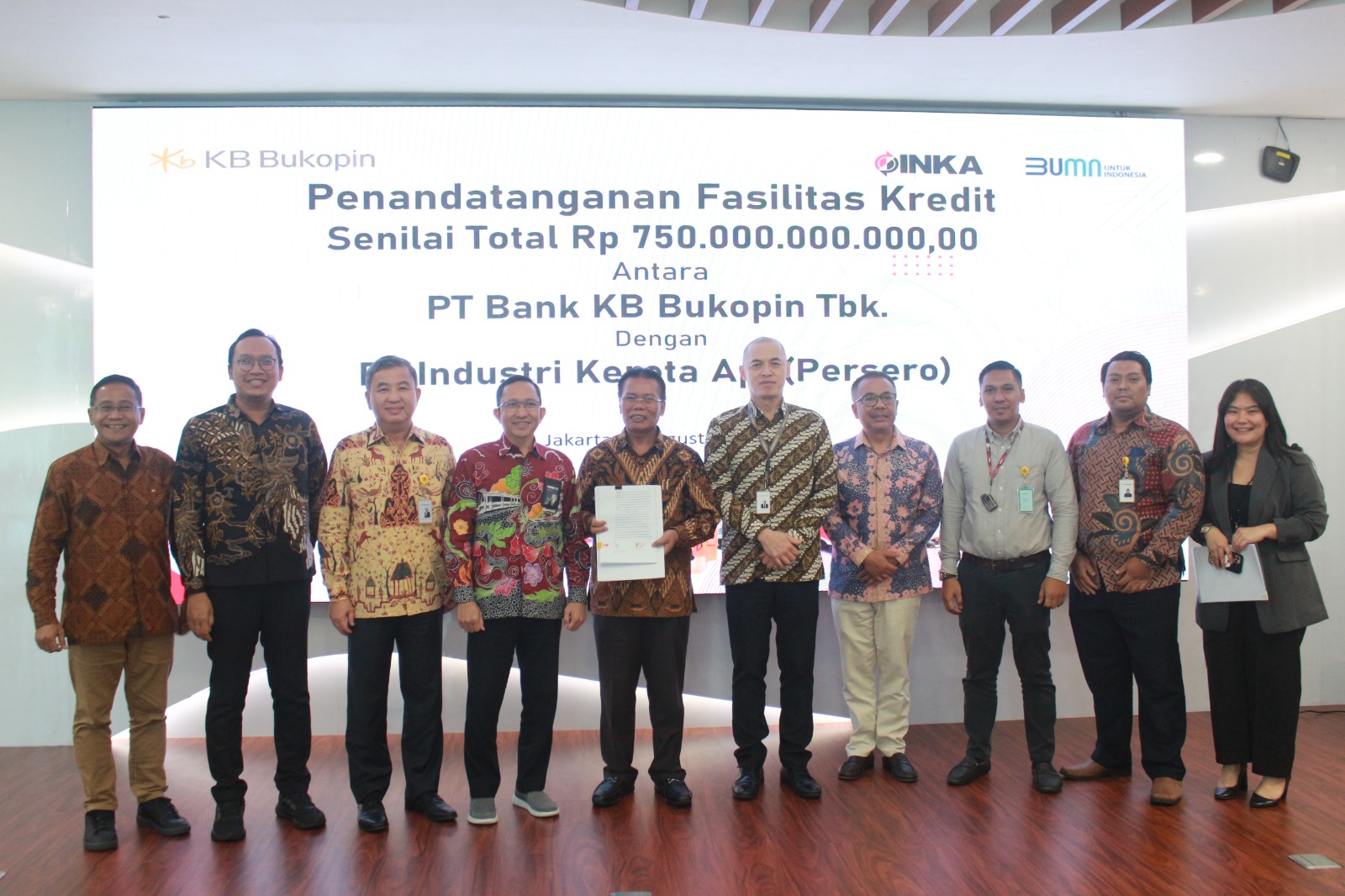 Bank KB Bukopin dan PT INKA Jalin Kerja Sama Modal Kerja Pengadaan Kereta Rp750 Miliar