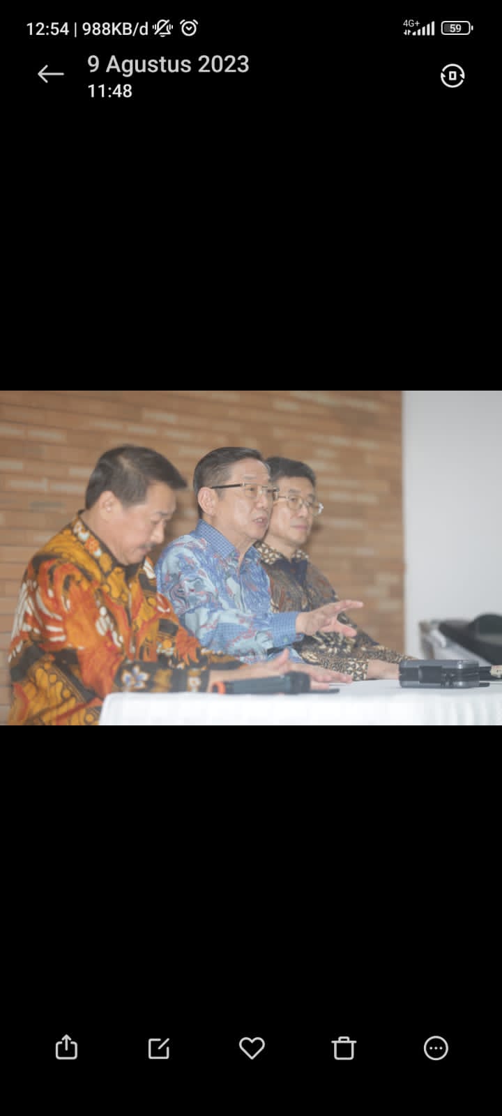 Ki-ka: Direktur Andrew Mulyadi, Presiden Direktur Stephen Mulyadi, dan Direktur Henry Mulyadi. dok. ist. Unjuk Kekuatan! United Siap Rebut Potensi Pasar Sepeda dan Motor Listrik Indonesia