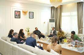 Tindak Lanjut Peluang Kerja Sama Jaminan Produk Halal, Menteri Agama Bertemu Mendag Kanada