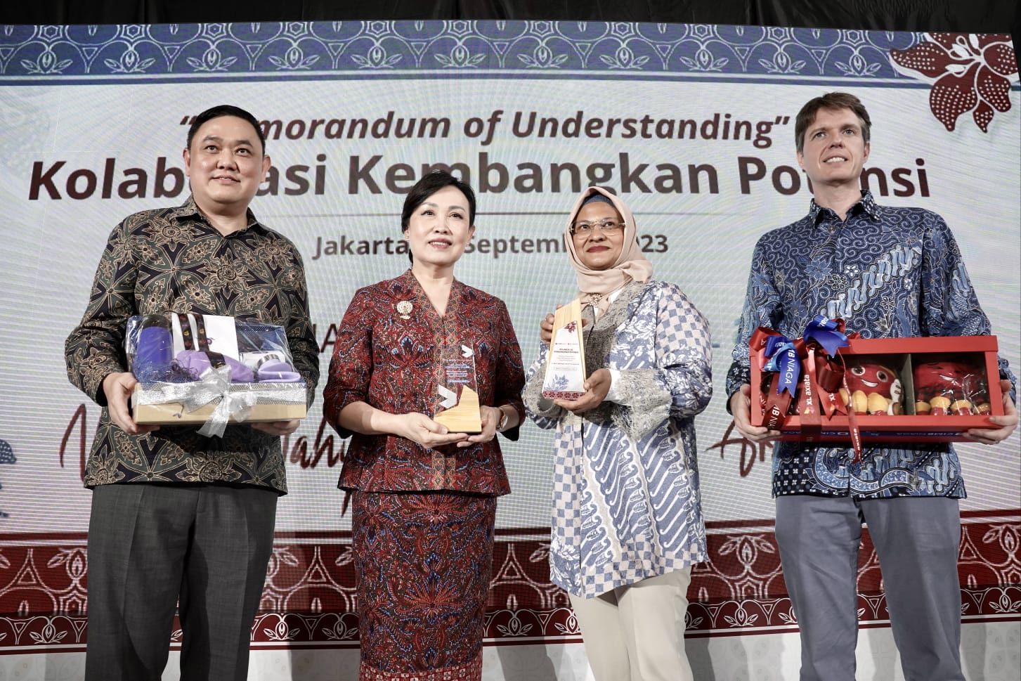 Kolaborasi Strategis CIMB Niaga-XL Axiata, Sinergikan Layanan Perbankan dan Telekomunikasi