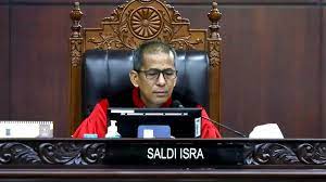 Bersikap Dissenting Opinion, Hakim Konstitusi Saldi Isra Diadukan ke Majelis Kehormatan MK
