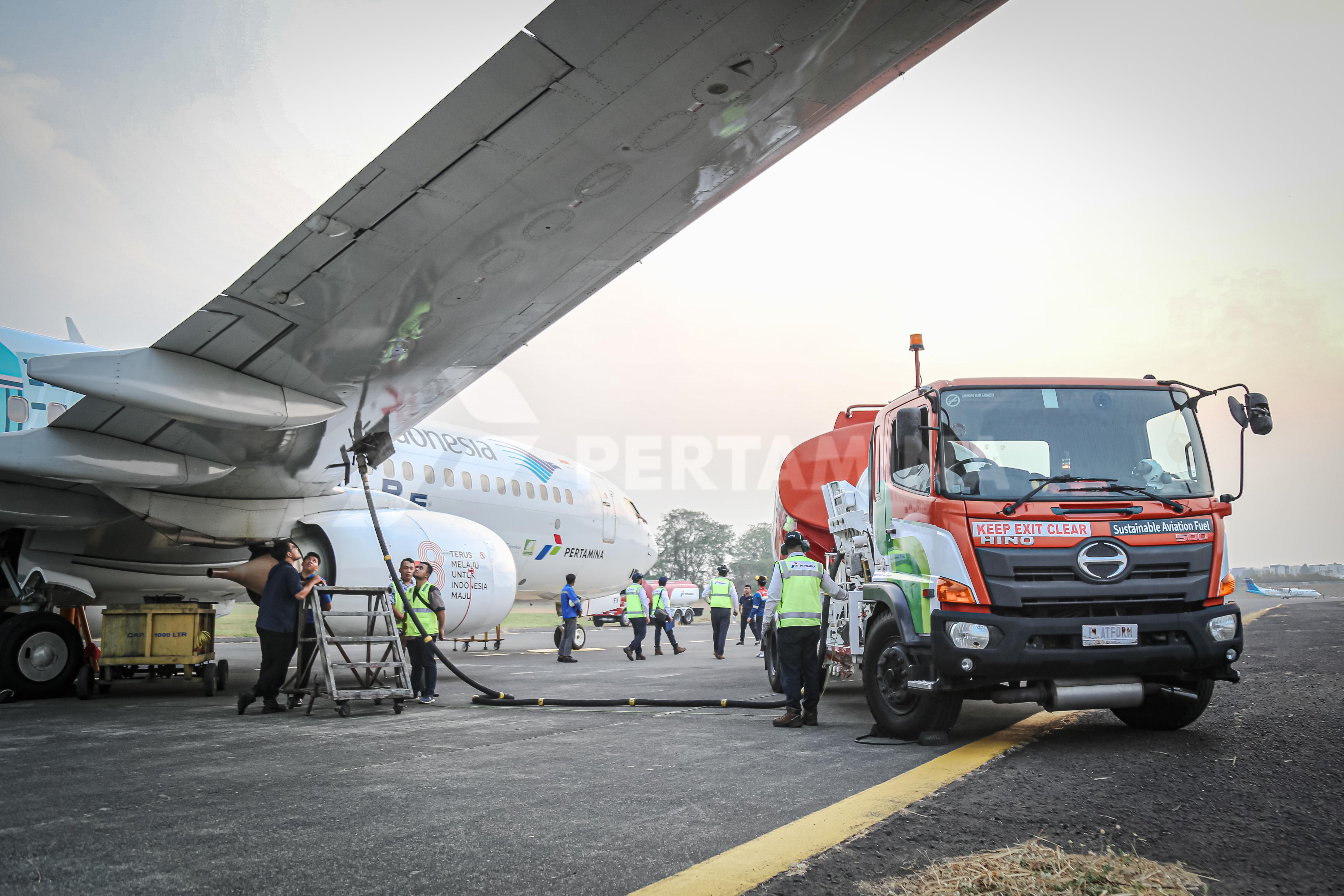 Pertamina Kolaborasi dengan Garuda Luncurkan Bahan Bakar Aviasi Campuran EBT