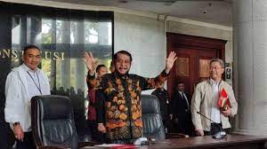 Dalam Jumpa Pers, Anwar Usman Ungkap Merasa Difitnah Secara Keji!