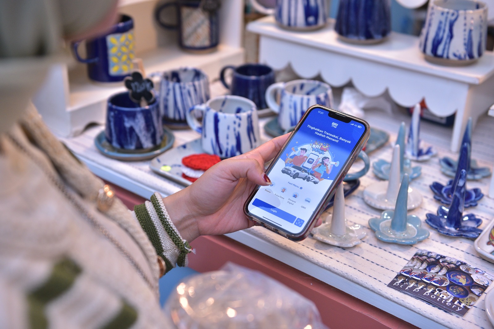 Super App BRImo, mobile banking BRI, layanan digital yang memudahkan penggunanya, dengan menggunakan face id bisa login ke aplikasi BRImo apabila membutuhkan transaksi cepat. dok. BRI. Nyaman Bersama Super App BRImo! Login Cepat Cukup dengan Identifikasi Wajah