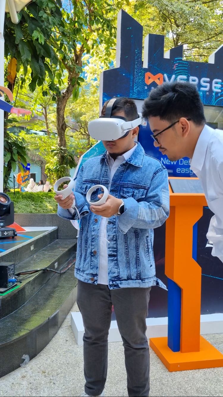 PT Bank Rakyat Indonesia (Persero) Tbk (BBRI) melalui BRI Corporate University memperkenalkan BRISMARTVERSE, sebuah aplikasi platform training virtual untuk Insan BRILian atau pekerja BRI. dok. BRI. Kembangkan Kapasitas Pekerja, BRI Hadirkan Platform Training Virtual Canggih BRISMARTVERSE