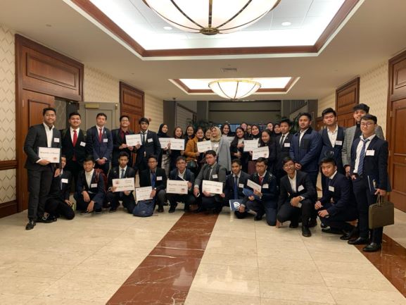 SMA Labschool Jakarta mewakili Indonesia dalam kompetisi tahunan simulasi sidang PBB skala internasional Harvard Model United Nations (HMUN), yang diselenggarakan Universitas Harvard di Amerika Serikat pada 25 - 28 Januari 2024. dok. Medcom. Keren! Uji Keterampilan Debat, SMA Labschool Wakili Indonesia dalam Simulasi Sidang PBB