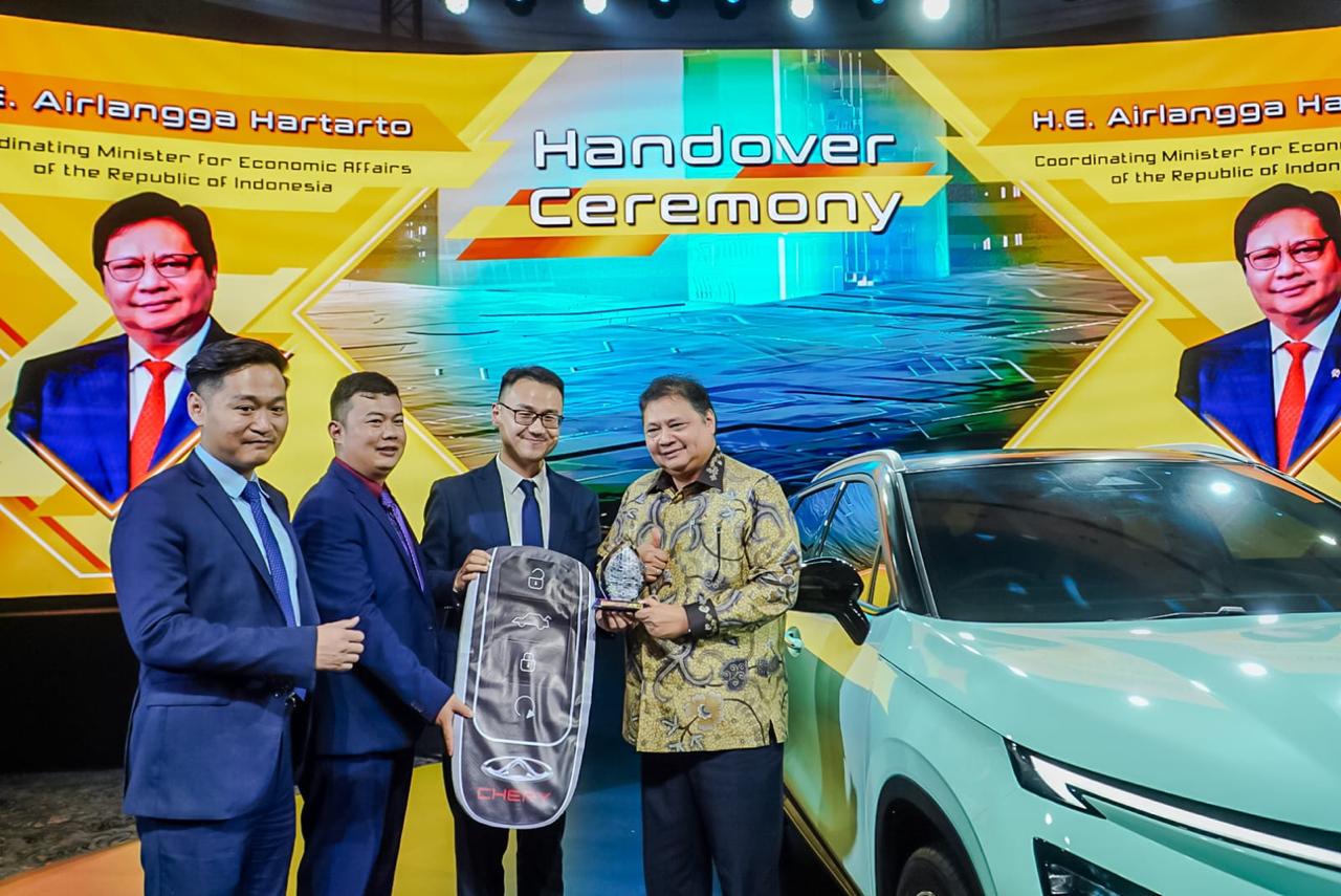 Tingkatkan Daya Saing Industri Otomotif, Menko Airlangga Dorong Produksi Electric Vehicle
