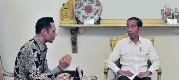 Agus Harimurti Yudhoyono (kiri) bersama Presiden Joko Widodo. dok. Setkab. Jadi Menteri ATR, Rajin Betul AHY Puji Presiden Jokowi