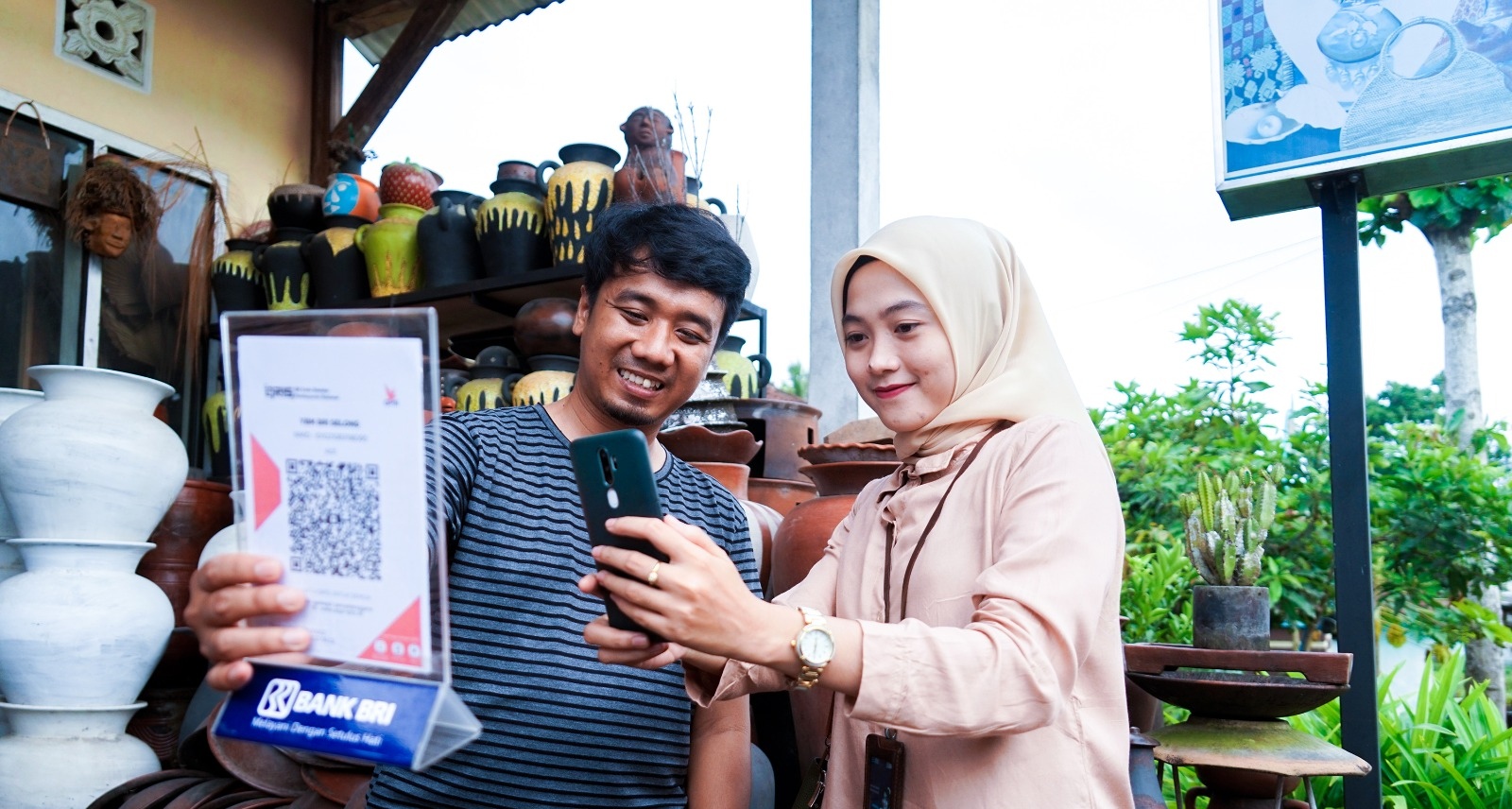 Ilustrasi PT Bank Rakyat Indonesia (Persero) Tbk. (BBRI) menyesuaikan jadwal jam layanan Unit Kerja Operasional (UKO) selama Ramadan 1445 Hijriah. Nyaman Bertransaksi Selama Ramadan, BRI Sesuaikan Jam Operasional