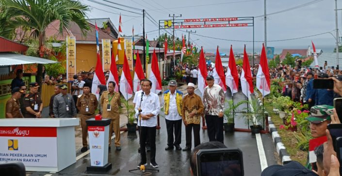 Presiden Joko Widodo (Jokowi) meresmikan 15 ruas jalan sepanjang 147 km di Sulawesi Tengah. Jalan yang diresmikan itu merupakan pelaksanaan Instruksi Presiden (Inpres) Nomor 3 Tahun 2023 tentang Percepatan Peningkatan Konektivitas Jalan Daerah. dok. BPMI Sekretariat Presiden. Dari Bangkep Presiden Resmikan 15 Ruas Jalan di Sulteng Senilai Rp330M