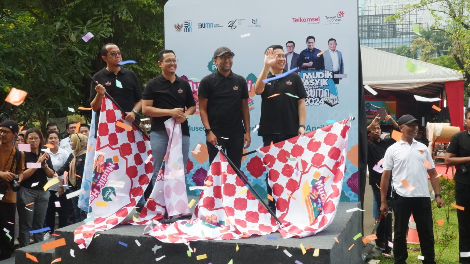 Telkomsel Siaga Berangkatkan 1.100 Pemudik ke Kampung Halaman