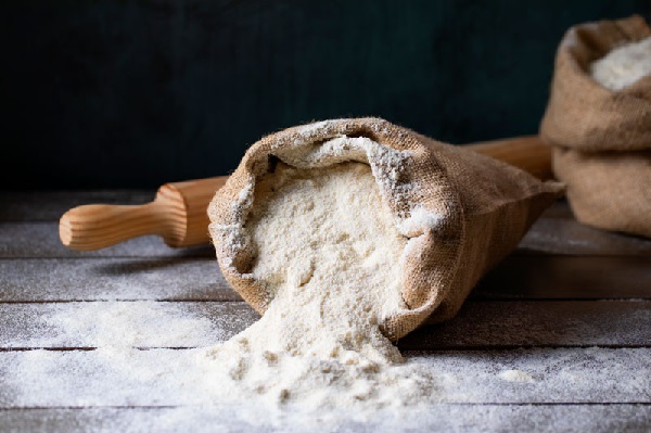 Kemendag menindaklanjuti usulan Aptindo untuk mengeluarkan premiks fortifikan atau bahan penolong tepung terigu dari aturan pembatasan impor barang (lartas) Kemendag Tindaklanjuti Usul Aptindo Revisi Impor Bahan Penolong Terigu
