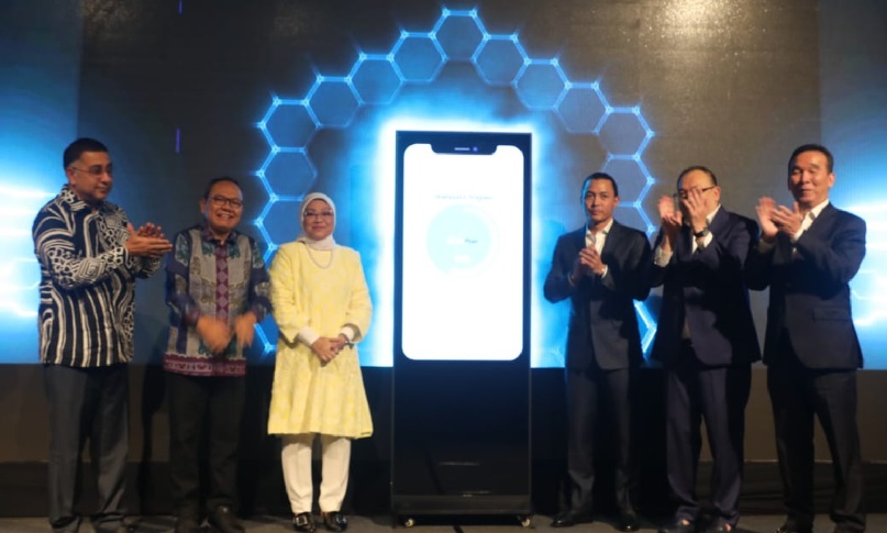 Menaker Ida Fauziyah saat meluncurkan aplikasi Bolehpayz untuk pekerja migran di Malaysia. (Foto : Biro Humas Kemnaker) Lindungi Transaksi Pekerja Migran, Kemnaker Luncurkan Bolehpayz