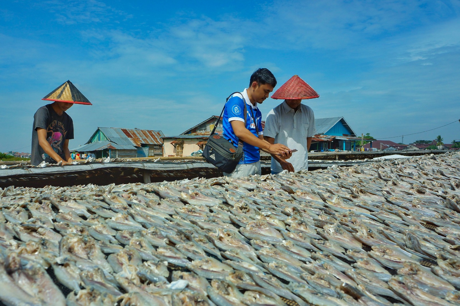 PT Bank Rakyat Indonesia (Persero) Tbk. (BBRI) terus meningkatkan portofolio pembiayaan berkelanjutan (sustainable financing). Hingga akhir Triwulan I-2024 portofolio sustainable financing BRI mencapai Rp787,9 triliun, atau setara 66,2% dari total kredit yang disalurkan dan portofolio investasi government bond BRI. dok. BRI. Terus Meningkat, Portofolio Pembiayaan Berkelanjutan BRI Rp787,9T