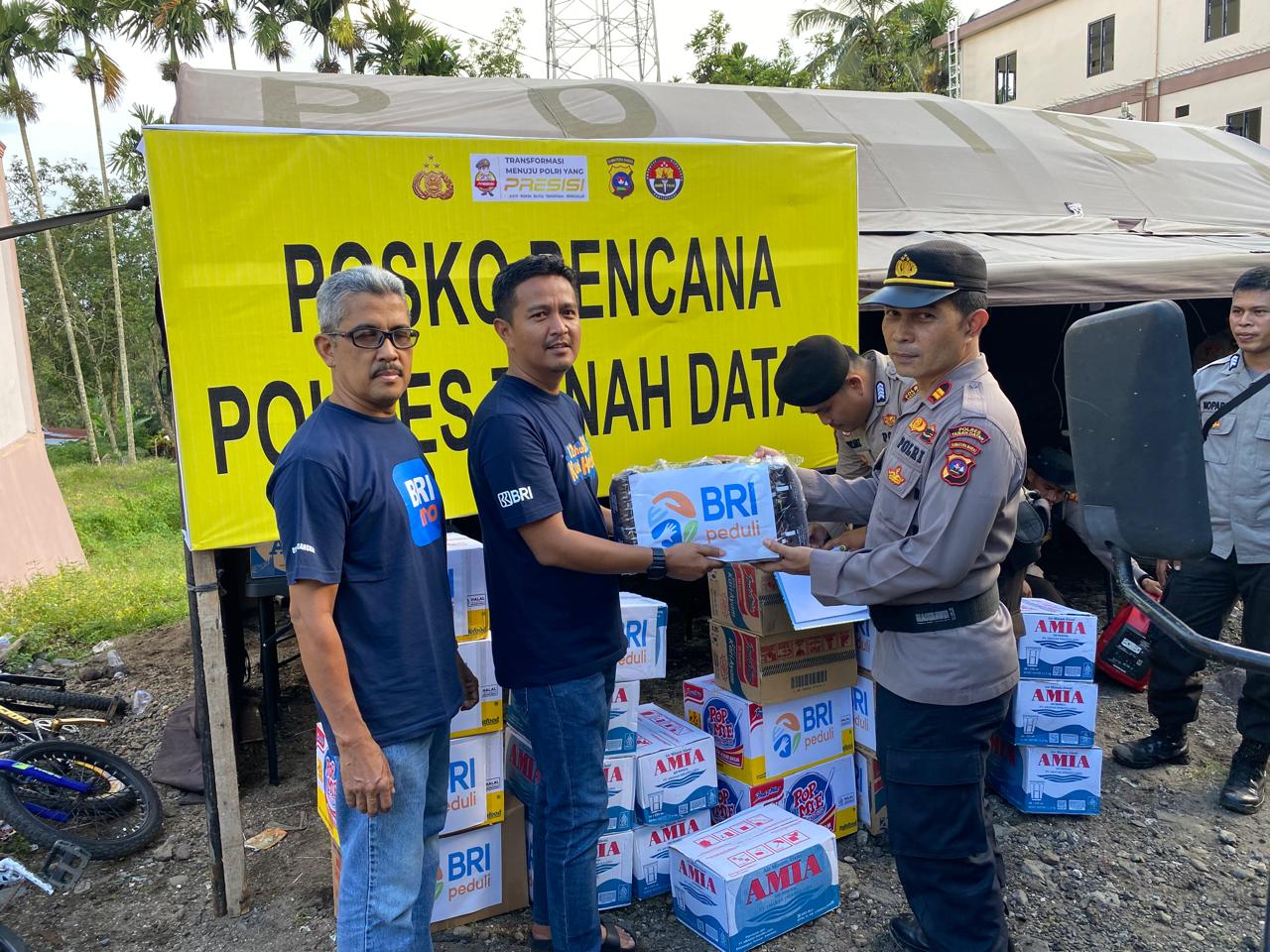BRI gerak cepat tanggap darurat atas bencana Sumbar BRI Peduli Salurkan Bantuan Bagi Warga Terdampak Banjir di Sumbar