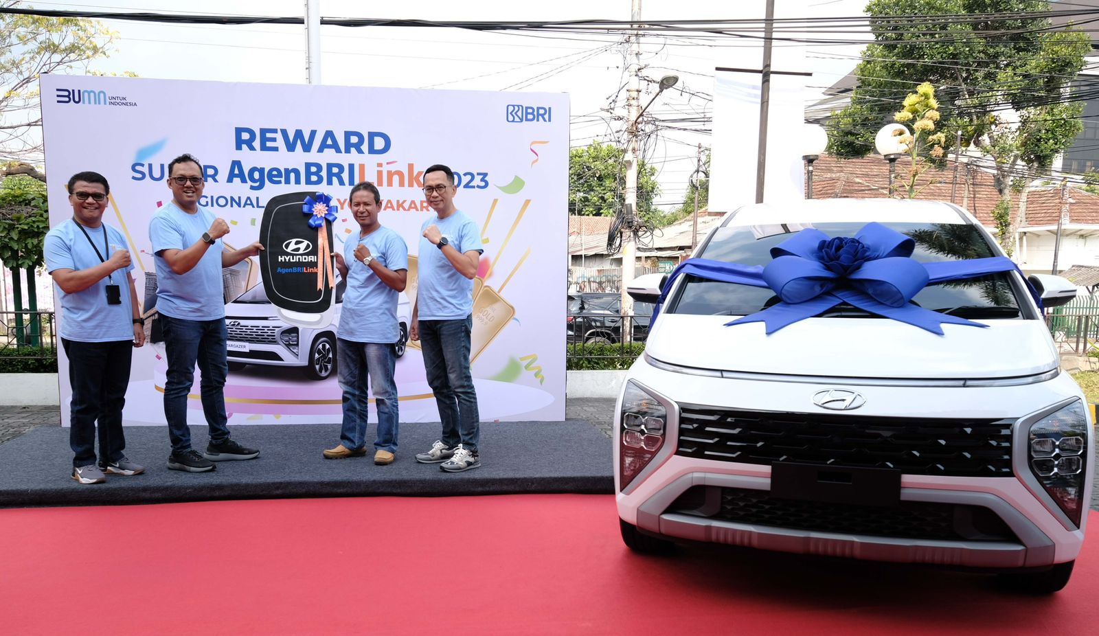 PT Bank Rakyat Indonesia (Persero) Tbk. (BBRI) memberikan penghargaan AgenBRILink Berprestasi di Yogyakarta, BRI (BBRI) Berikan Hadiah Mobil