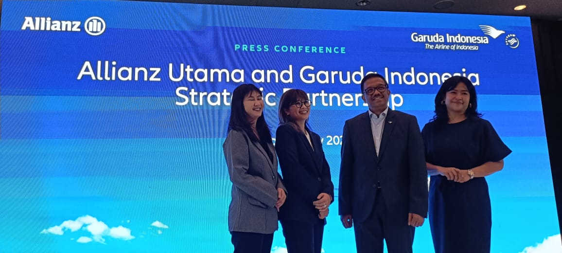 Kiri-Kanan: Head of Partnership Affinity&bancassurance Allianz Utama Indonesia, Andiana Dita Herrena, Direktur & Chief Distribution Officer Allianz Utama Indonesia, Mariani Solihah, Direktur Layanan & Niaga Garuda Indonesia, Ade R Susardi, dan Miles and Ancillary Group Head Garuda Indonesia, Ima Rahmaniar. dok. Allianz Utama. Hadirkan Produk Asuransi, Allianz Utama-Garuda Indonesia Bekerja Sama