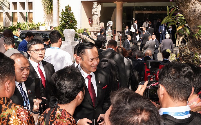AHY Siapkan Hak Tanah untuk Investasi Elon Musk di Indonesia