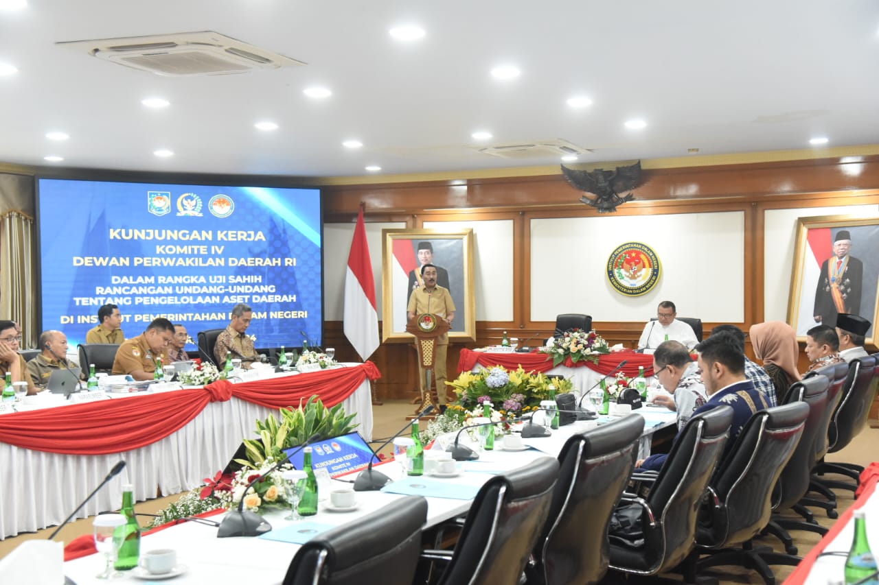 Komite IV DPD RI menyelenggarakan Uji Sahih Rancangan Undang-Undang tentang Pengelolaan Aset Daerah di kampus Institut Pemerintahan Dalam Negeri (IPDN), Selasa (28/5/2024). dok. DPD. RUU Pengelolaan Aset Daerah, Penting Untuk Perkuat Landasan Hukum