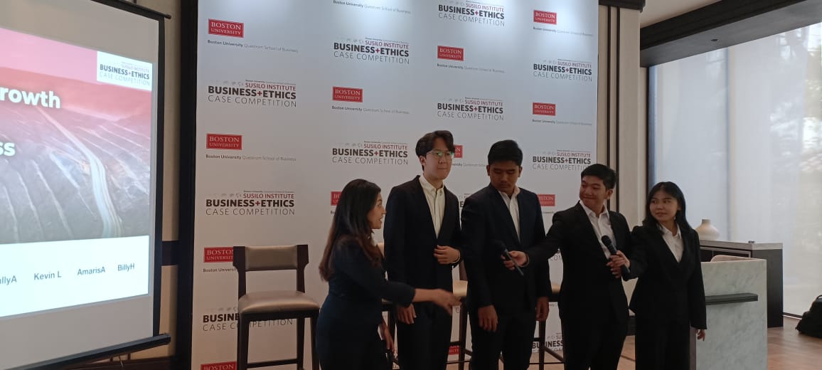 Institut Harry Susilo untuk Etika dalam Ekonomi Global menggelar final kompetisi kasus global pertama pada Kamis (30/5/2024), di Bimasena, Dharmawangsa, Jakarta, Indonesia. dok. ist. Final Kompetisi Kasus Global Harry Susilo Institute, Tampilkan 6 Tim