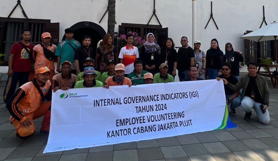 Karyawan BPJS Ketenagakerjaan Sumbang Tanaman Bugenvil Museum BahariĀ