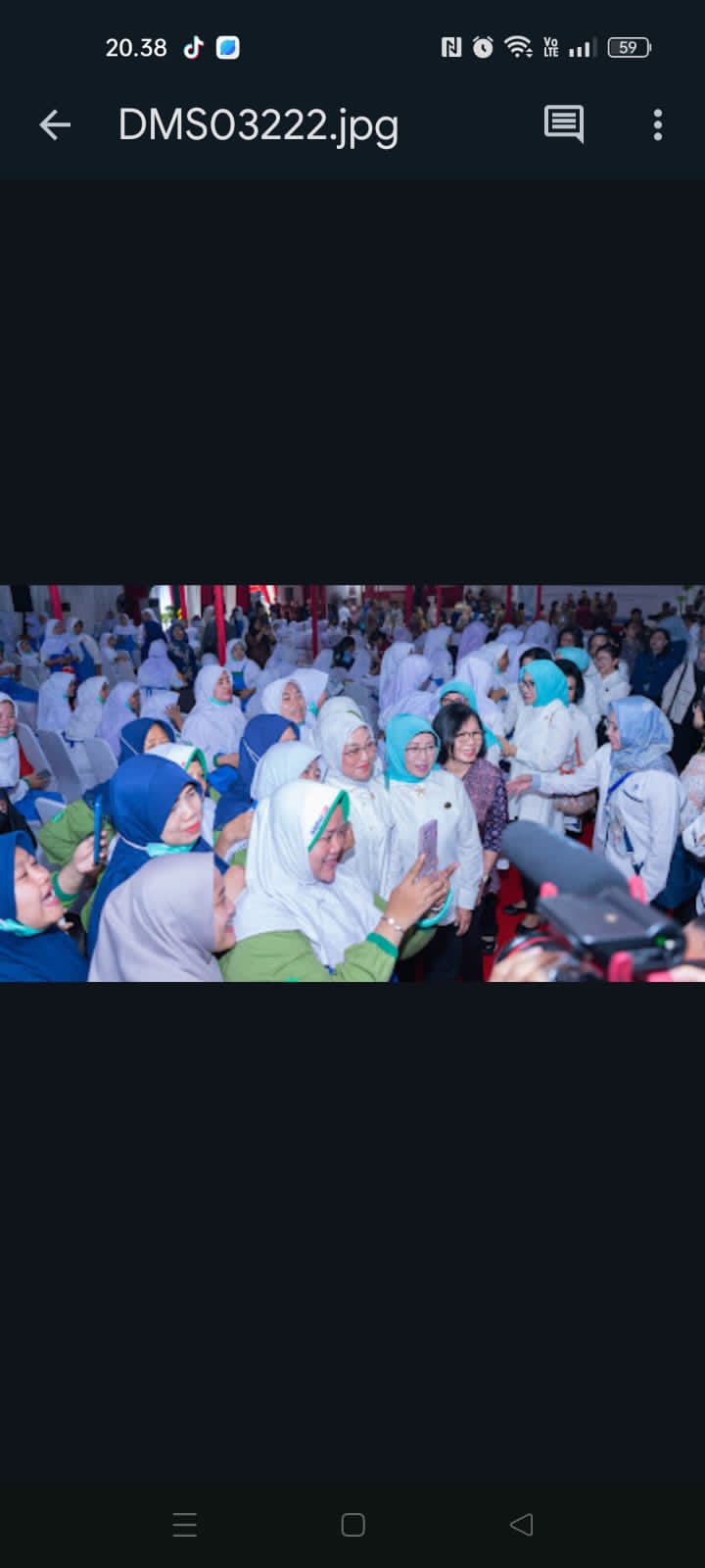 Kementerian Tenaga Kerja RI, OASE Kabinet Indonesia Maju dan PT Indofood CBP Sukses Makmur Tbk.(INDF) menyelenggarakan pemeriksaan IVA (Inspeksi Visual Asam Asetat), diikuti oleh karyawati dan istri karyawan Indofood CBP, di Bekasi, Rabu (19/6/2024). dok. ist. Peduli Kesehatan Tenaga Kerja Perempuan, Indofood CBP Gelar IVA Test