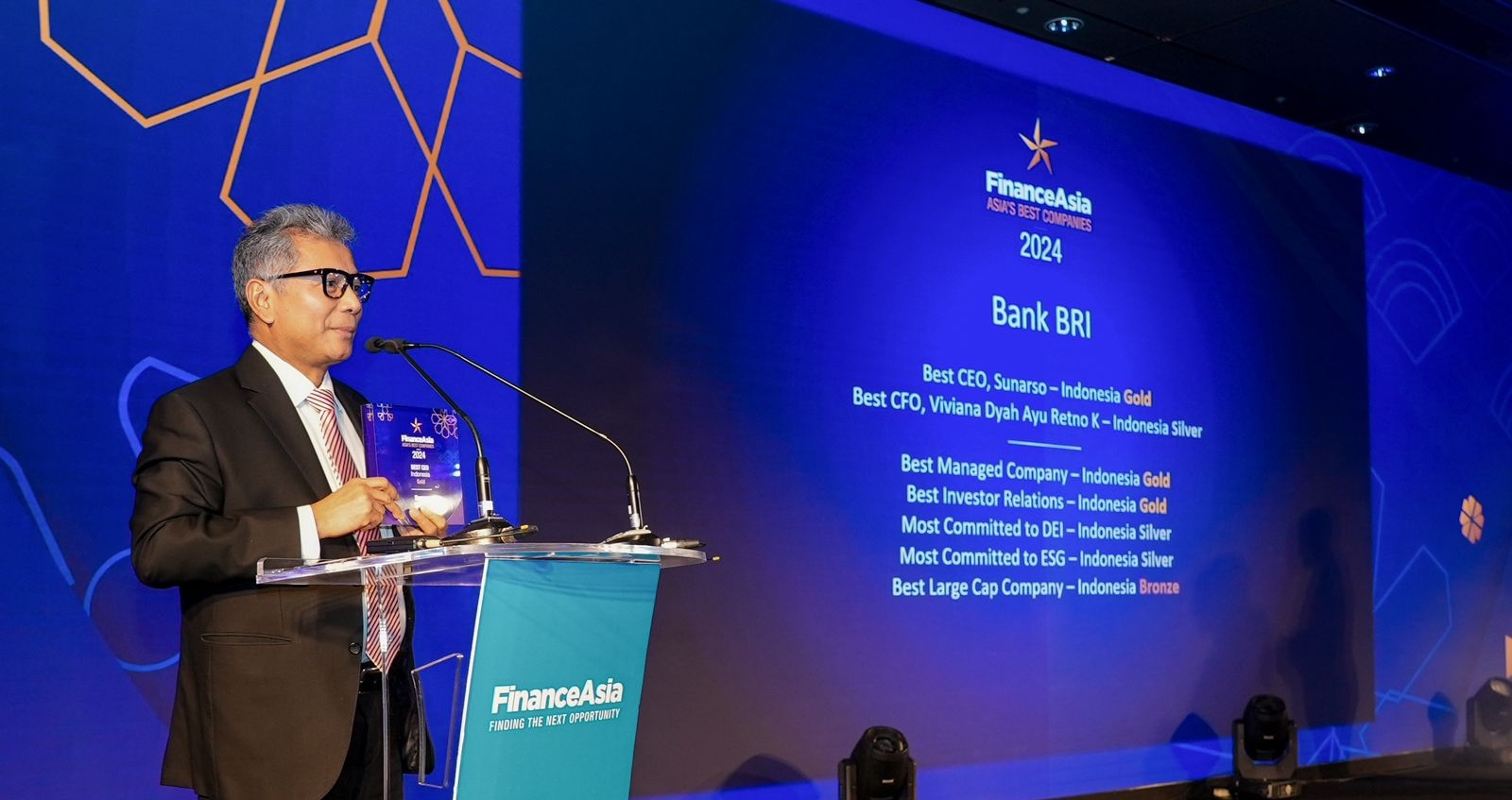 Direktur Utama BRI Sunarso. dok. BRI. Harumkan Indonesia di Industri Keuangan Dunia, Ini Prestasi BRI (BBRI)