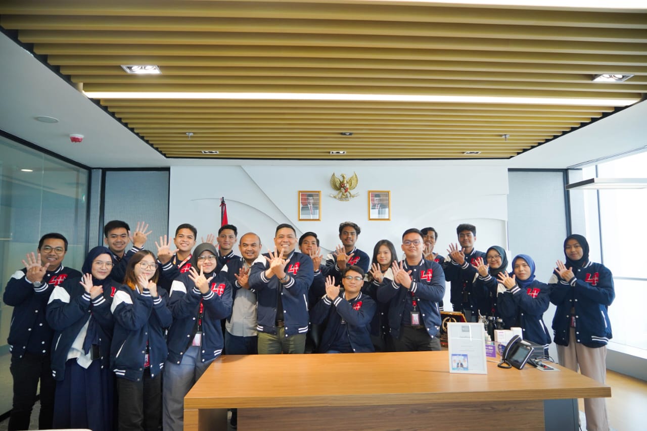 PT Telkom Indonesia (Persero) Tbk. (TLKM), kembali mengundang para talenta muda berbakat untuk bergabung dalam Digistar Class 2024. Program mentoring eksklusif ini, dirancang untuk mengembangkan keahlian digital. Tujuannya, membekali peserta dengan hard skill dan soft skill yang dibutuhkan di industri digital. dok. Telkom. Talenta Muda Berbakat, Telkom Ajak Daftar Program Digistar Class 2024