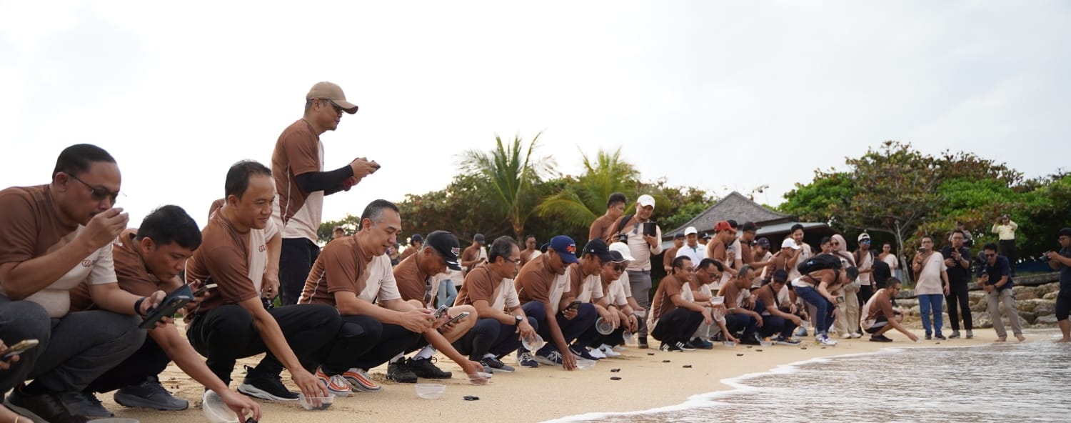 Pelepasan tukik yang dilakuGroup Business Development (GBD) Telkom Indonesia bersama anak perusahaan, Finnet di pantai Nusa Dua, Bali beberapa waktu lalu. dok. ist. Perkuat Komitmen ESG, Finnet Lepas Tukik di Pantai Nusa Dua Bali