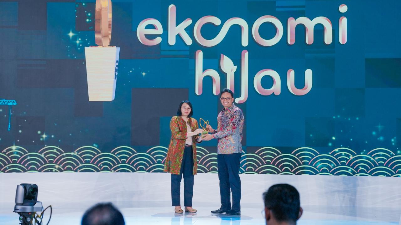 PTPP menerima anugerah ekonomi hijau untuk komitmen perseroan dalam penerapan konstruksi hijau.Dok/PTPP Mantap! PTPP Raih 3 Penghargaan Bergengsi Termasuk Ekonomi Hijau
