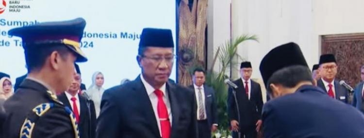 Supratman Andi Agtas saat pelantikan sebagai Menteri Hukum dan HAM oleh Presiden Joko Widodo, di Istana Negara, Jakarta, Senin (19/8/2024). dok. YouTube/Sekretariat Presiden. RMOL Jadi Menkumham Baru, Ini Pesan Presiden dan Prabowo Untuk Supratman